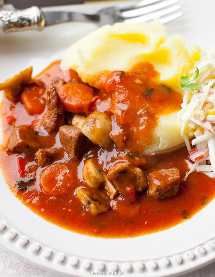 Tradycyjne składniki gulaszu