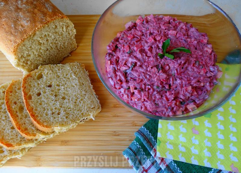 Szybka i wykwintna sałatka z buraków z kozim serem - idealna dla Twoich gości!
