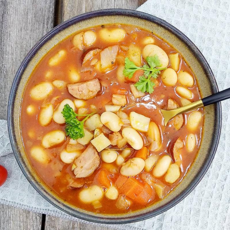 Zupa fasolowa z kiełbasą kalorie