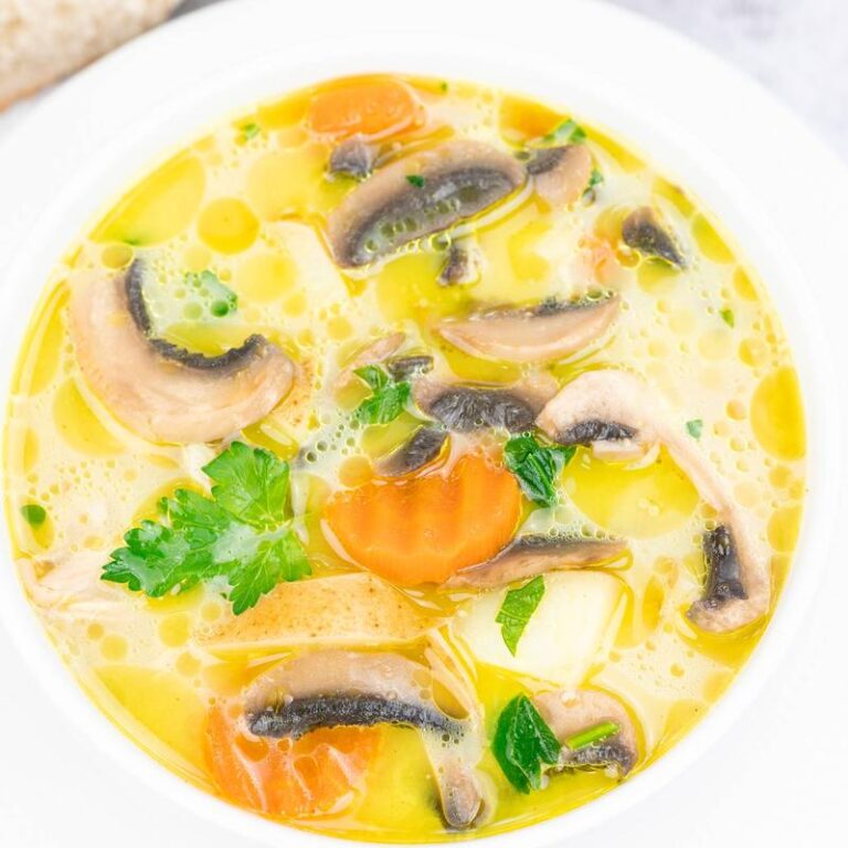 Odkryj 8 skutecznych sposobów na wzmocnienie smaku zupy pieczarkowej