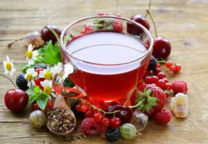 Ile kalorii kryje w sobie herbata owocowa? Oto zaskakujące fakty!