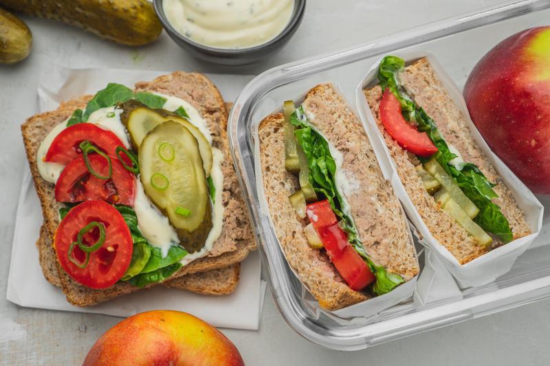 Pyszne kanapki z pasztetem: 5 szybkich pomysłów na idealne domowe śniadanie