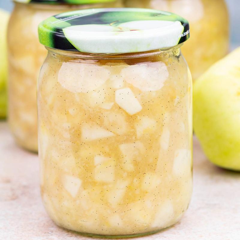 Smażenie jabłek do szarlotki