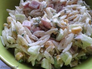 Jaki ryż do sałatek wybrać, by podnieść ich smak i wartość odżywczą?